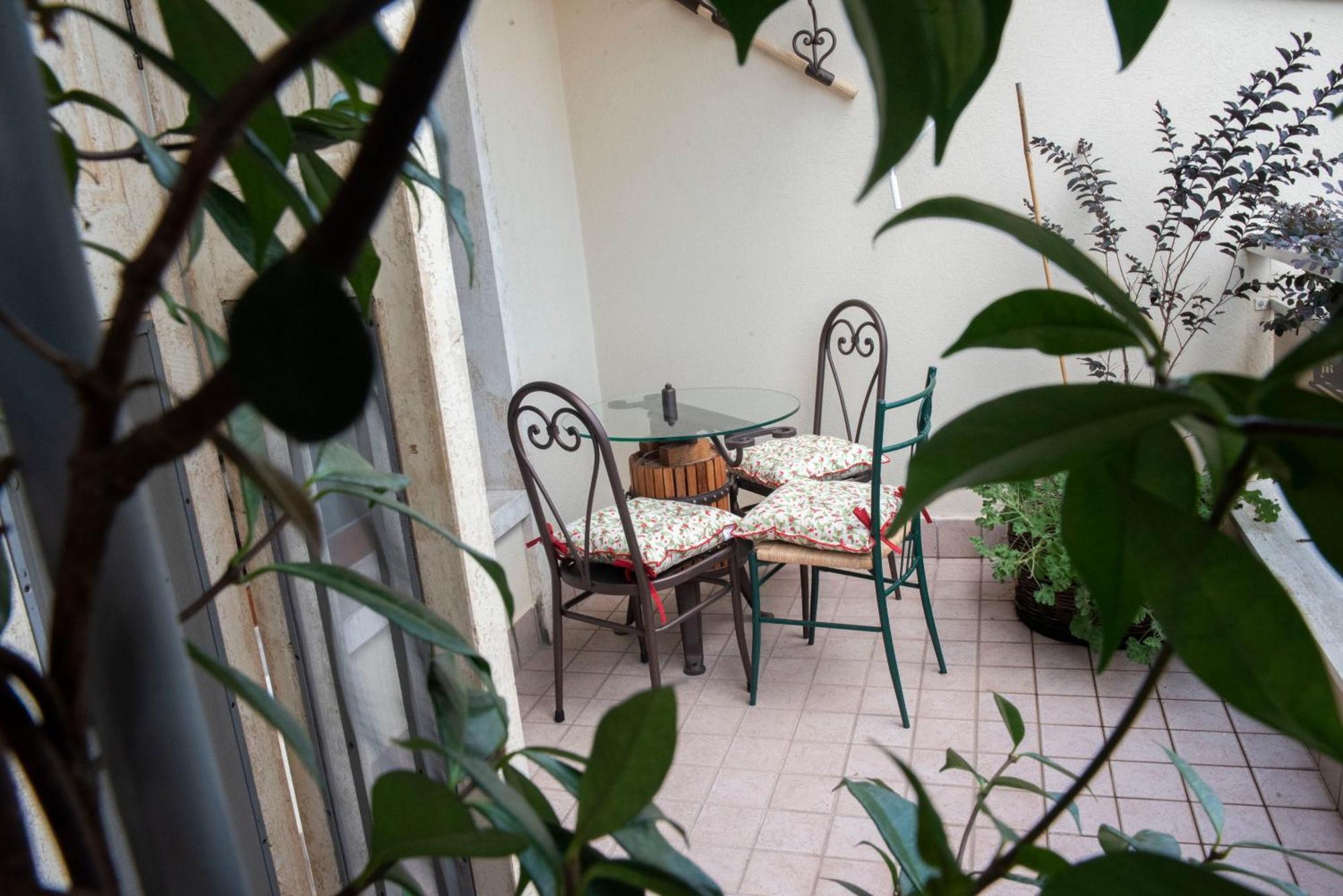 Fiordiloto B&B 4 Stars Alba  Exterior foto